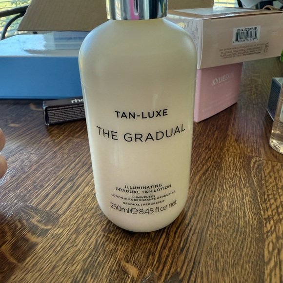 TAN-LUXE The Gradual Illuminating Lotion - Cream - Picture 1 of 1